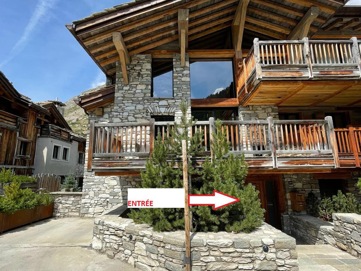 Chalet d'Exception avec Piscine, Hammam et Ascenseur à Val d'Isère, Proche des Pistes - Photo 17