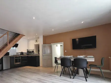 Gîte cosy avec jeux et terrasse à Auzon : photo 4