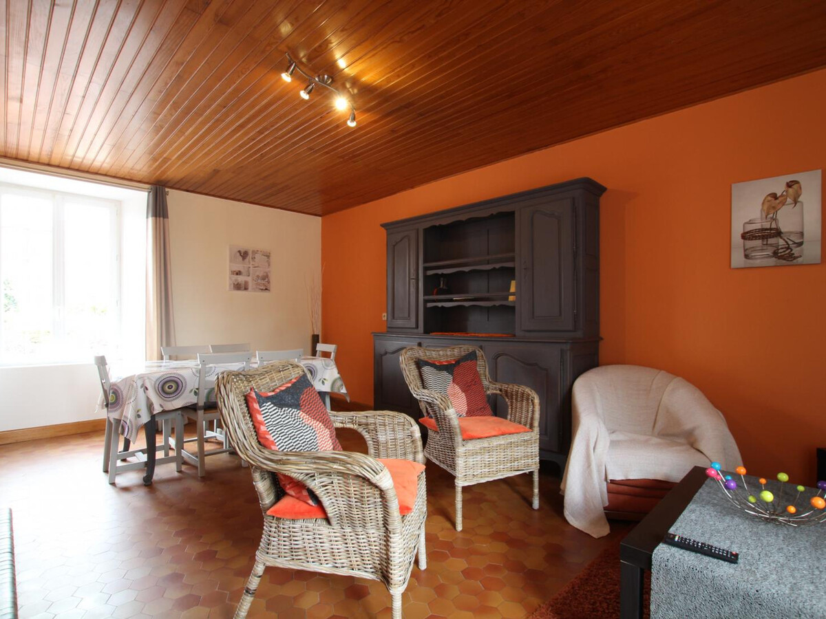 Gîte familial 4 pers avec piscine intérieure à Feugères - Photo 6