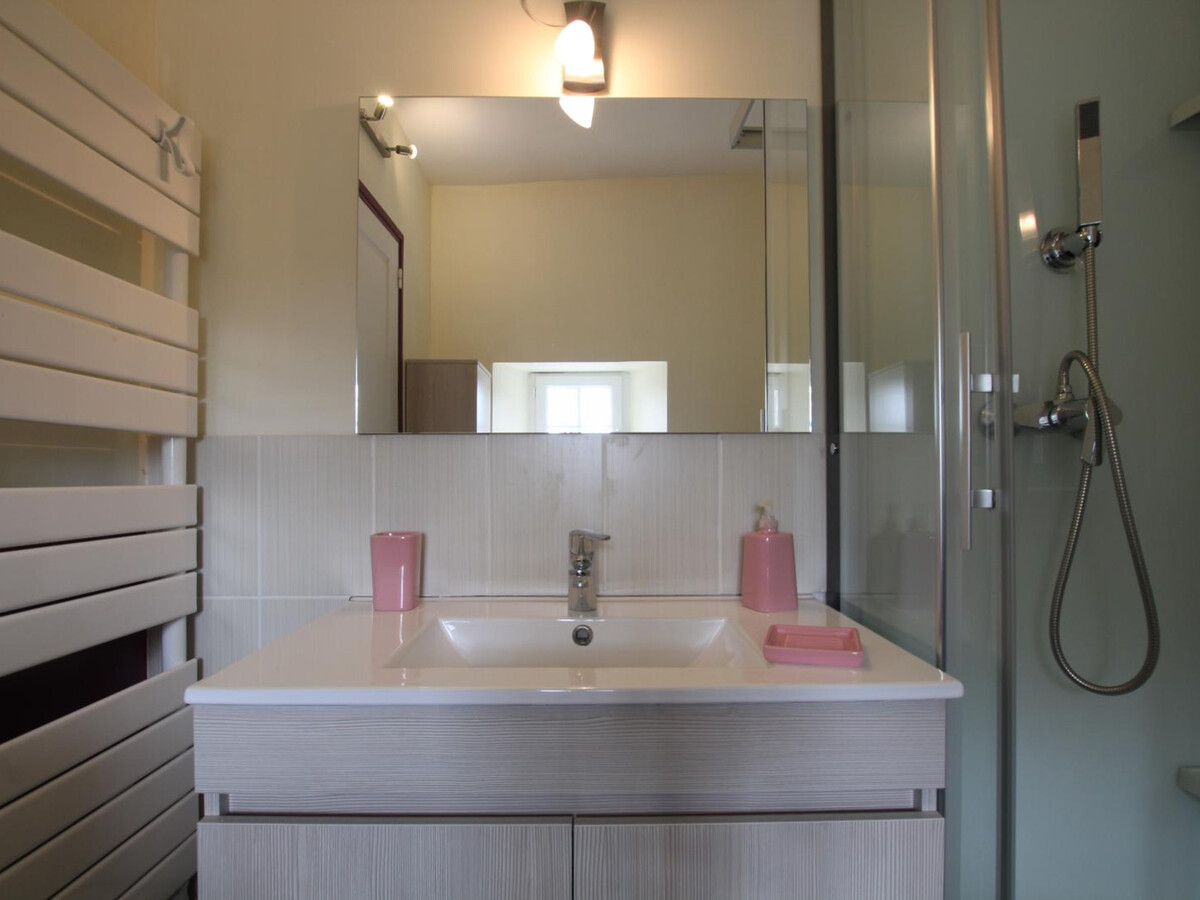 Gîte familial 4 pers avec piscine intérieure à Feugères - Photo 11