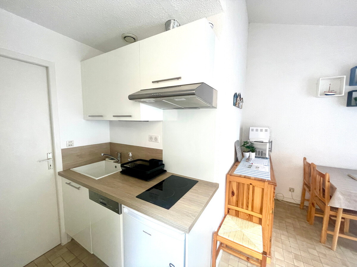 Maison plain-pied aux Sables-d'Olonne, cour et parking - Photo 3