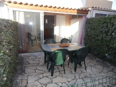 Location appartement à Marseillan Plage, Villa 4-6 couchages avec piscine, tennis et parking privé, proche plage – Marseillan