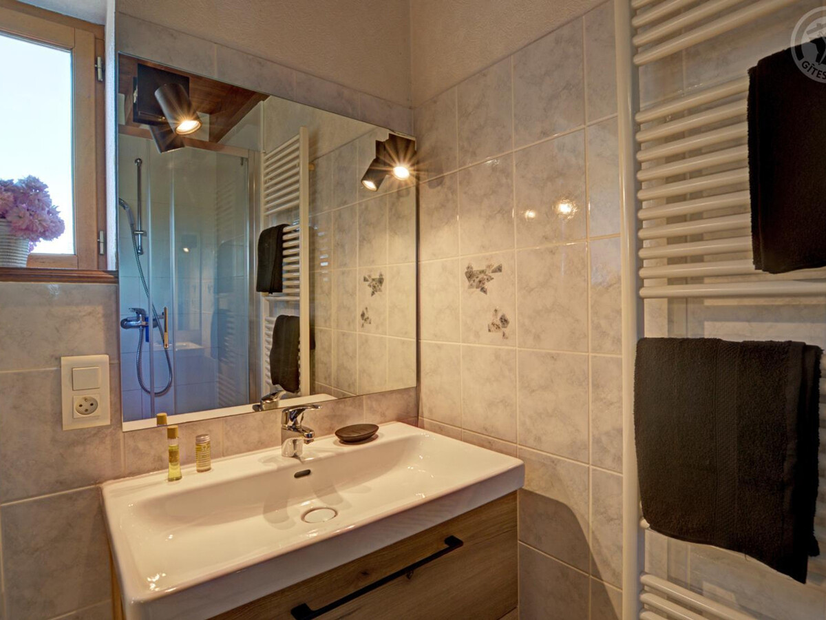La Grange - Gîte 6 pers, cheminée, 1000 m² jardin - Photo 11