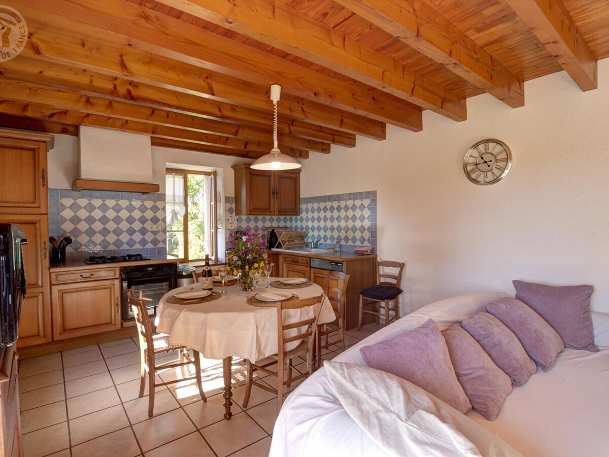 Gîte 4 pers aux Salles, terrain 200m² et accès randos directes - Photo 4