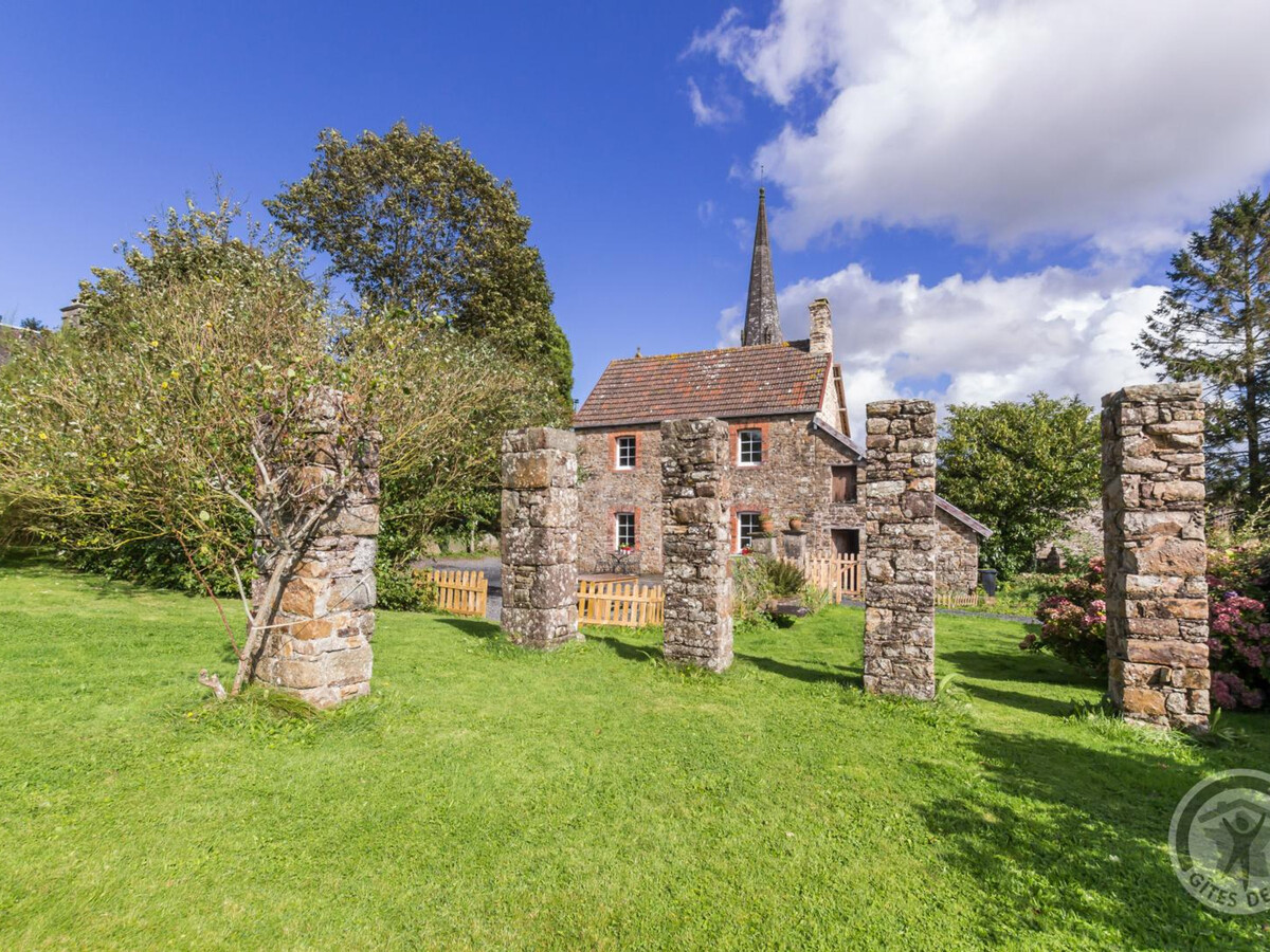 Gîte familial avec poêle à bois, jardin et vélos à Montpinchon - Photo 1