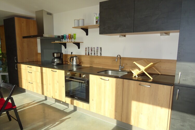 Maison plain-pied éco-conçue, jardin 3000 m², vue mer - Photo 6
