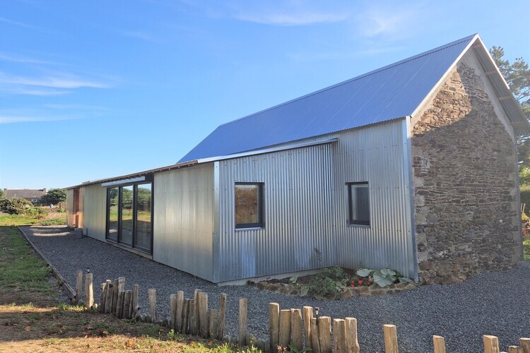 Maison plain-pied éco-conçue, jardin 3000 m², vue mer - Photo 17