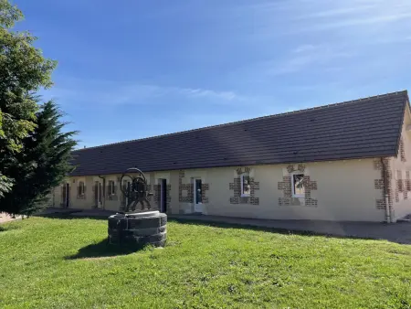 Location gite à Thiel sur Acolin, Gîte de charme à Thiel-sur-Acolin avec jardin et climatisation