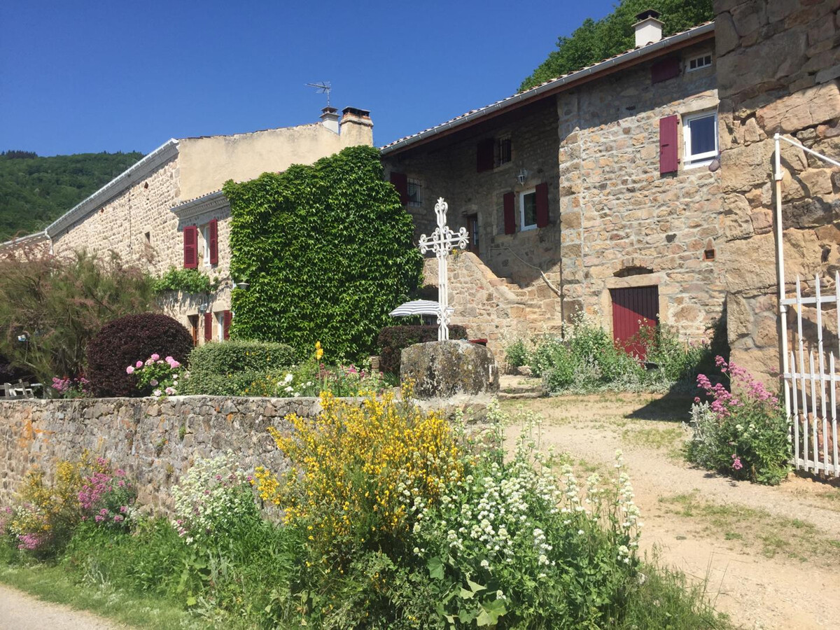 Gîte Les Genêts - Ferme XVIIe siècle à Véranne - Photo 13
