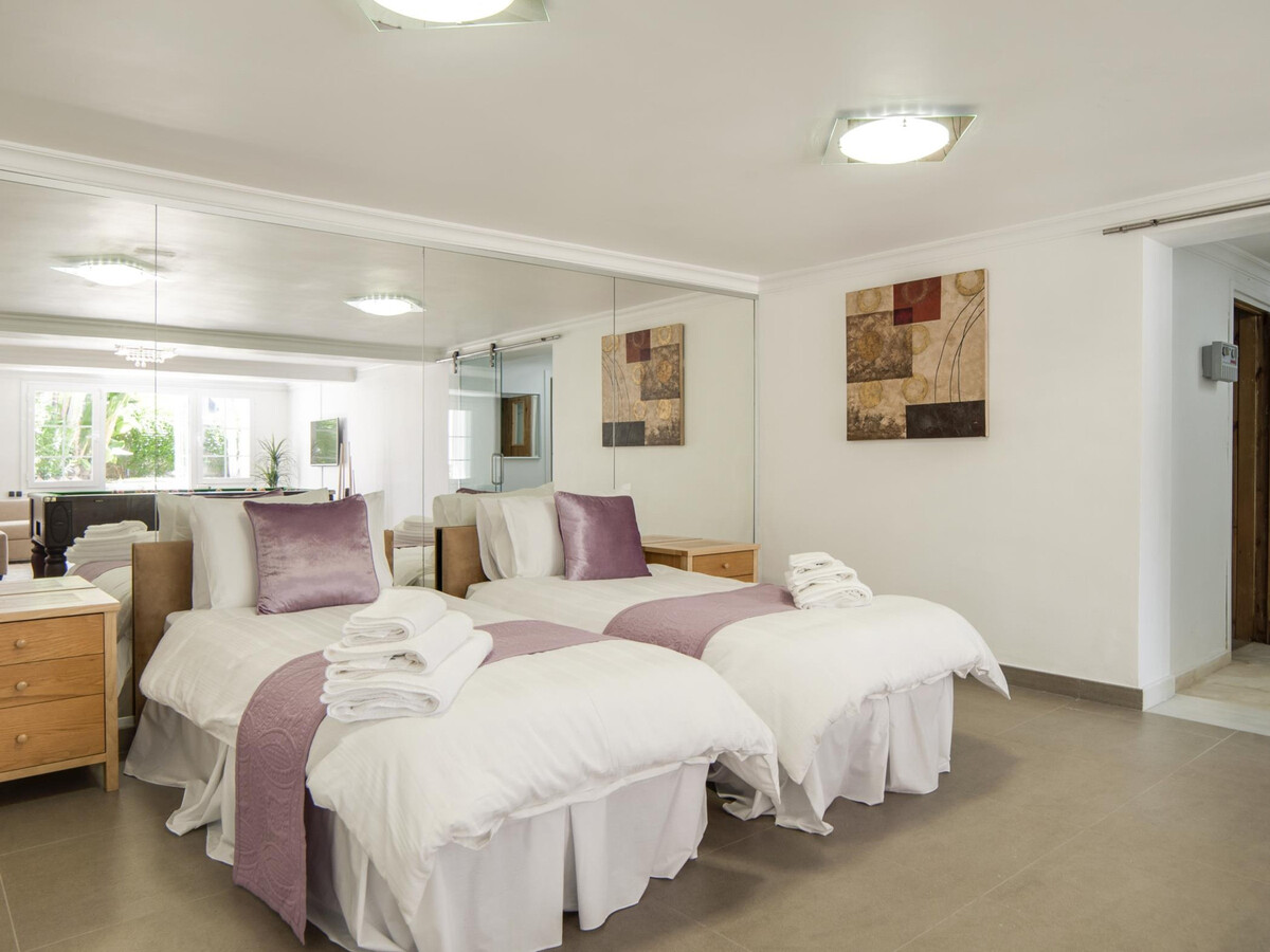 Villa 8 chambres Marbella avec piscine débordement et services - Photo 17
