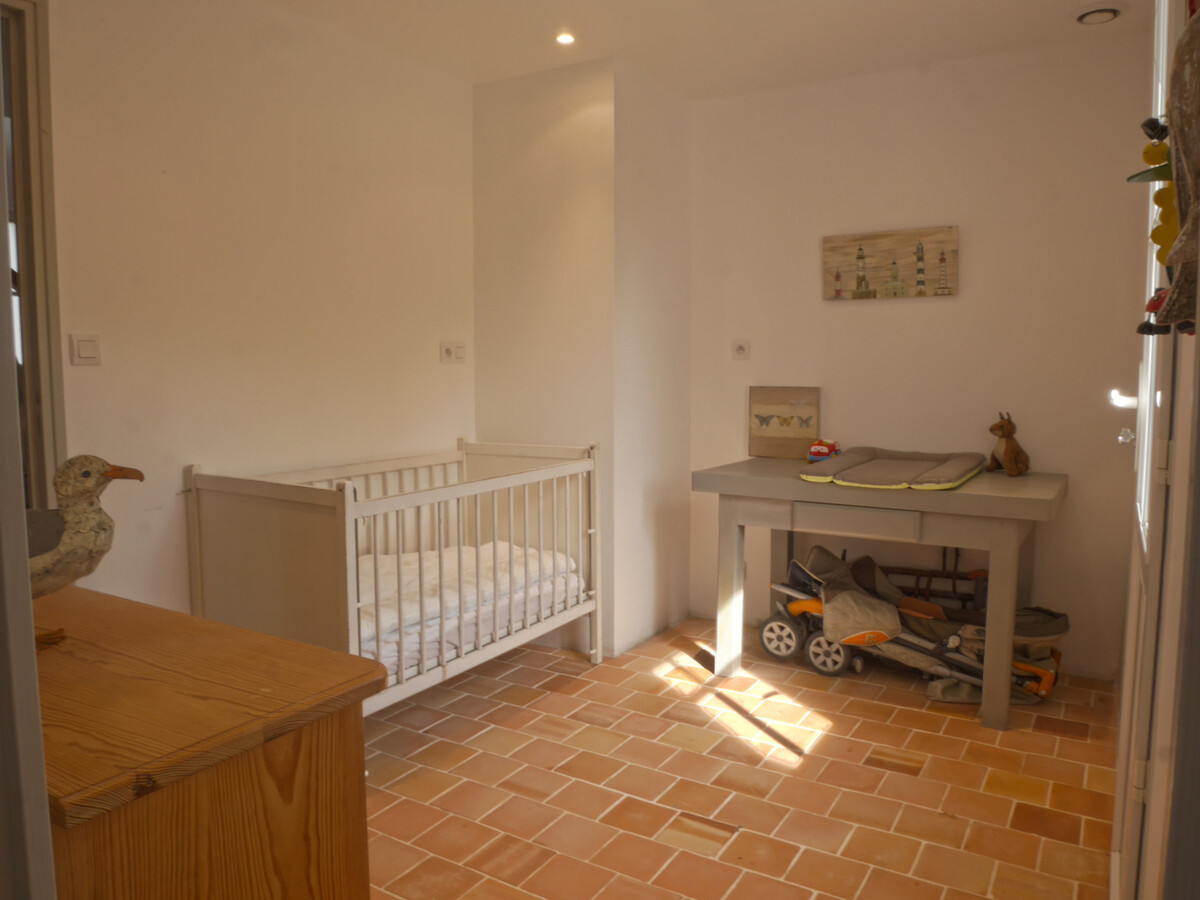 Villa familiale 5 chambres, jardin 1000 m², près du port - Photo 10