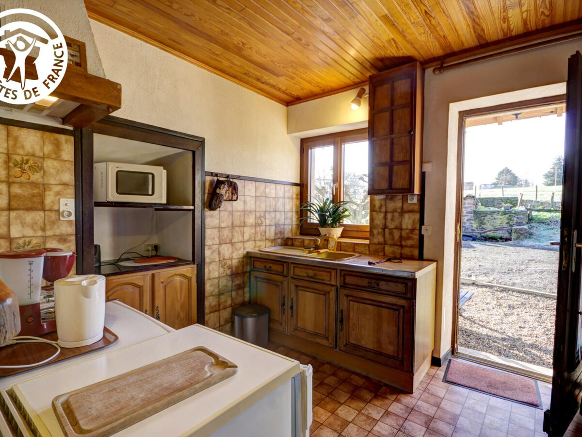 Gîte en ferme XIXe siècle aux portes des Monts du Pilat - Photo 2