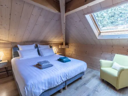 Lodge Mezenc 10 pers. : spa, piscine et aire de jeux : photo 13
