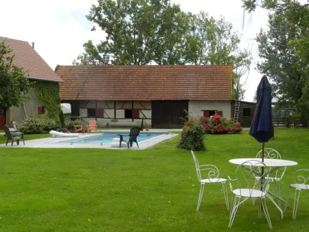 Gîte fermier avec piscine chauffée en Sologne Bourbonnaise : photo 2
