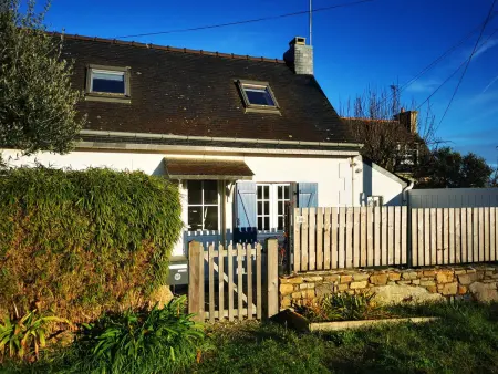 Location maison à Trégastel, Maison de pêcheur calme à Trégastel avec jardin clos, proches commerces et plage, 3 pers, 3 étoiles