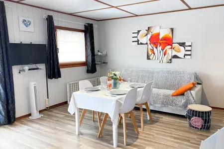 Domaine Les Tamaris et Les Portes du Soleil Portiragnes // Maison standard 3 chambres 7 pers, Séjour de groupe Portiragnes avec 2 piscines - Photo 1