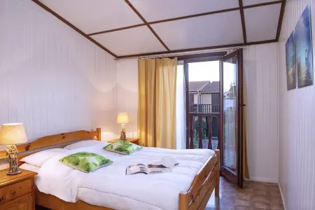 Domaine Les Tamaris et Les Portes du Soleil Portiragnes // Maison confort 3 chambres 7 pers, Magnifique hôtel à Portiragnes près de la plage - Photo 2