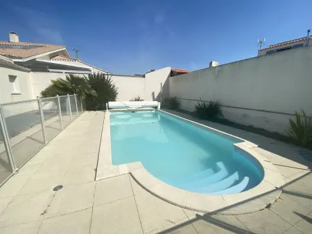 Villa familiale avec piscine privée chauffée, 800m plage, WiFi - Photo 1