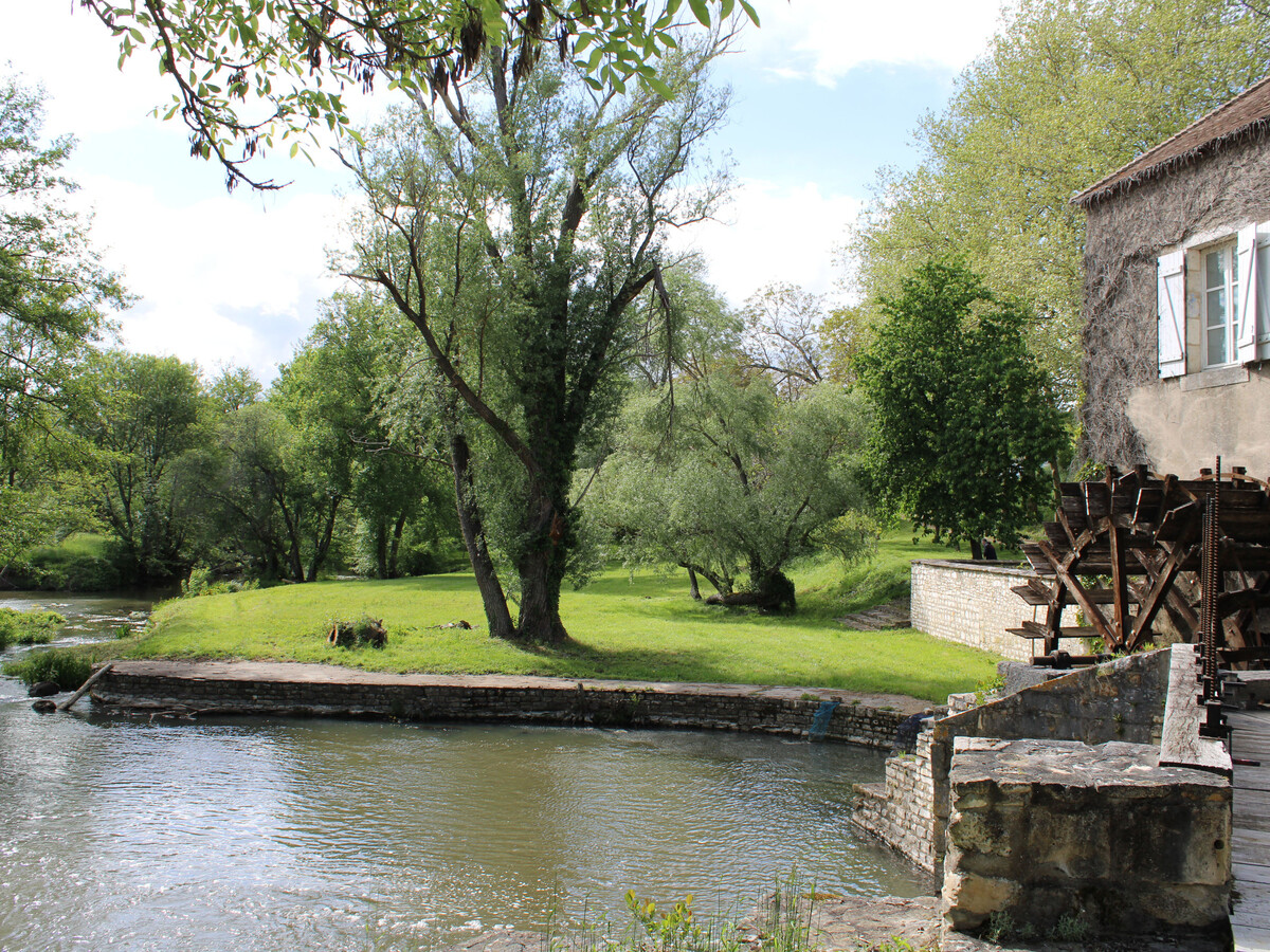 Gîte 6 pers. au moulin du 15e siècle, rivière et pêche - Photo 12
