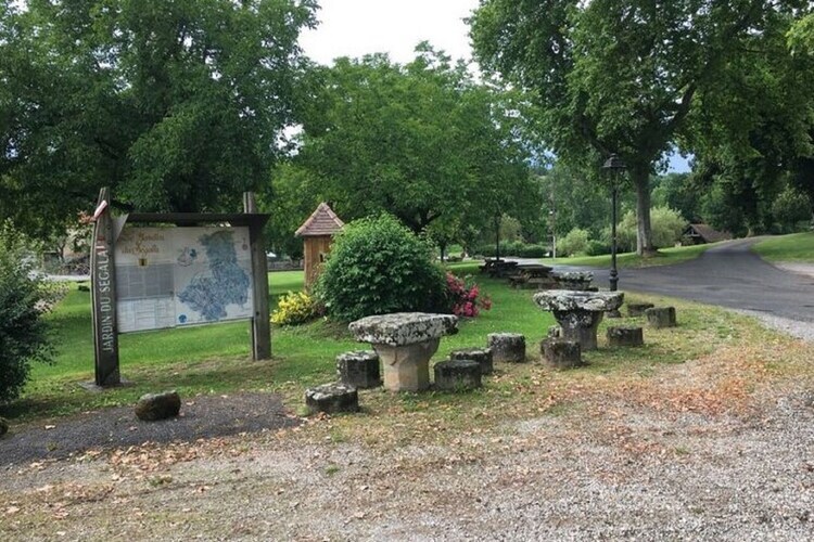 Villa Lacaze à Rudelle : maison 8 personnes, 4 chambres - Photo 21