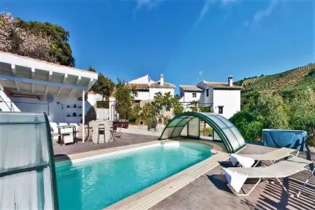 Casa El Serval : gîte 11 pers. avec piscine et spa