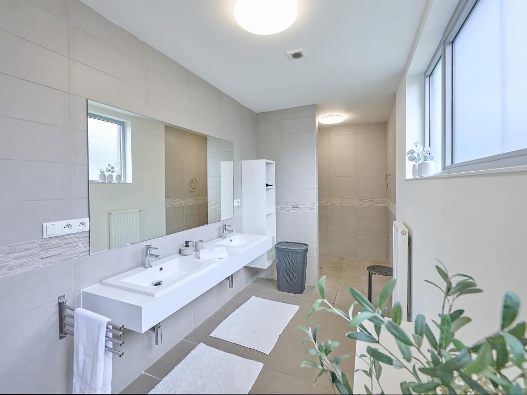 Maison Oscar – 8 pers, piscine privée à Tongeren - Photo 38
