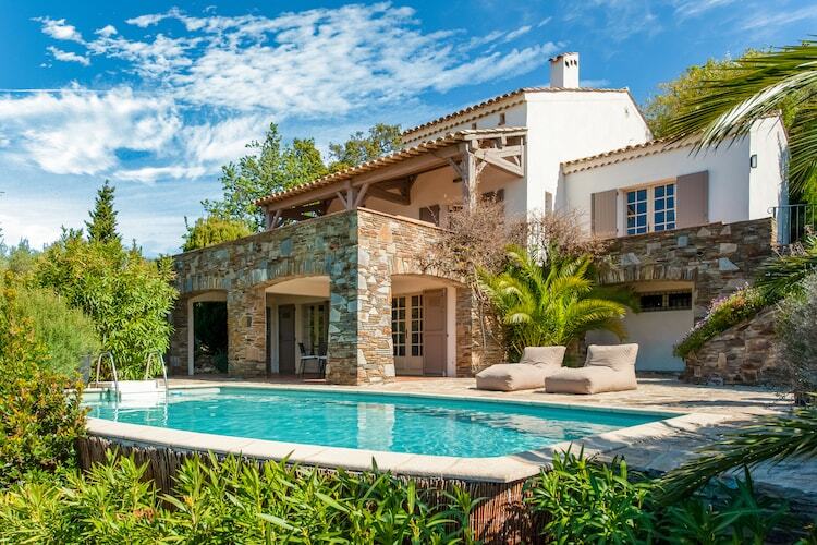 Villa Balou à Cavalaire : 5 chambres, piscine et vue mer - Photo 1