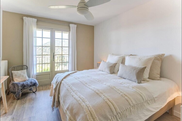 Villa Balou à Cavalaire : 5 chambres, piscine et vue mer - Photo 3