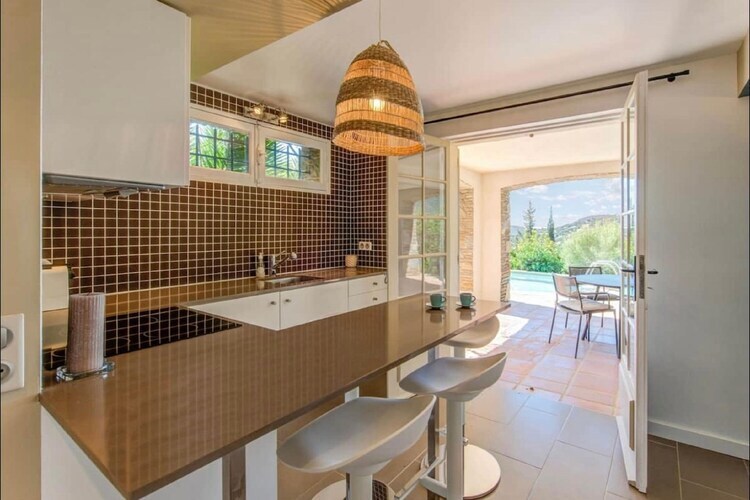 Villa Balou à Cavalaire : 5 chambres, piscine et vue mer - Photo 4