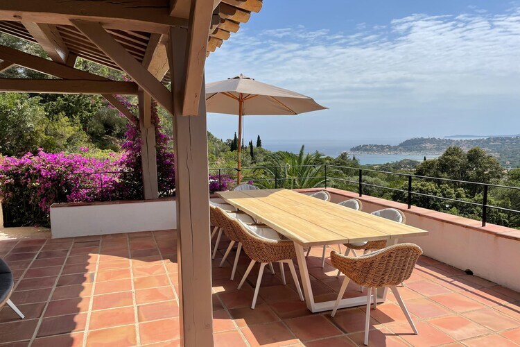 Villa Balou à Cavalaire : 5 chambres, piscine et vue mer - Photo 5