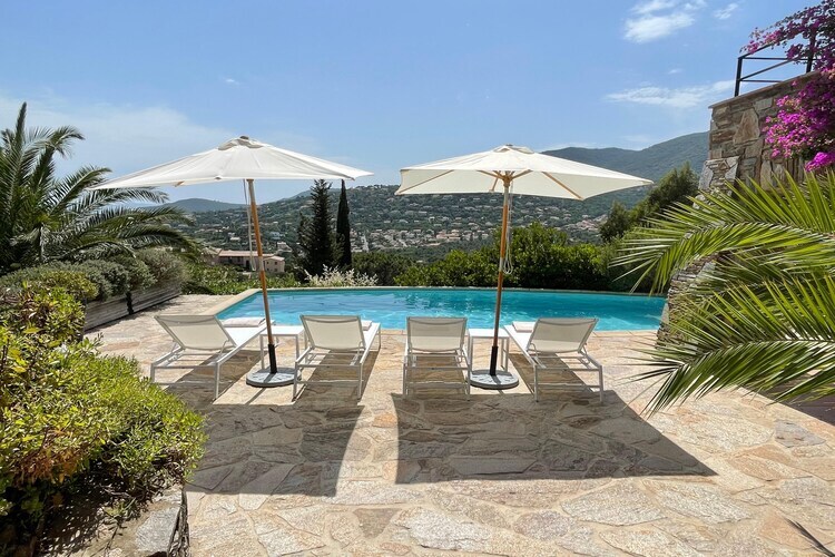 Villa Balou à Cavalaire : 5 chambres, piscine et vue mer - Photo 6