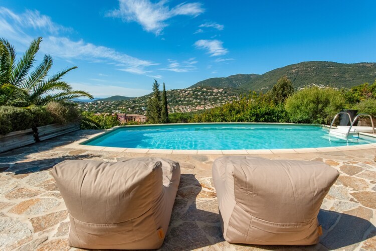 Villa Balou à Cavalaire : 5 chambres, piscine et vue mer - Photo 9