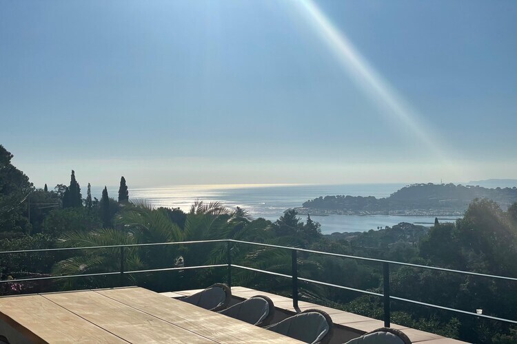 Villa Balou à Cavalaire : 5 chambres, piscine et vue mer - Photo 32