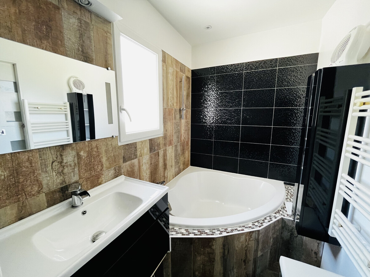 Maison 3 chambres + mezzanine, jardin clos, parking aux Sables-d'Olonne - Photo 10