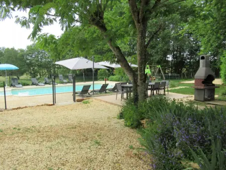 Location gite à Mauzens et Miremont, Maison spacieuse avec piscine privée au cœur du Périgord