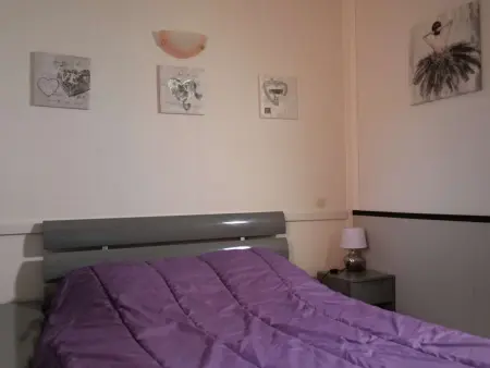 Maison climatisée avec parking et terrasses, 2 chambres, quartier calme - Photo 4