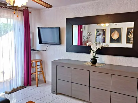 Maison climatisée avec parking et terrasses, 2 chambres, quartier calme - Photo 6