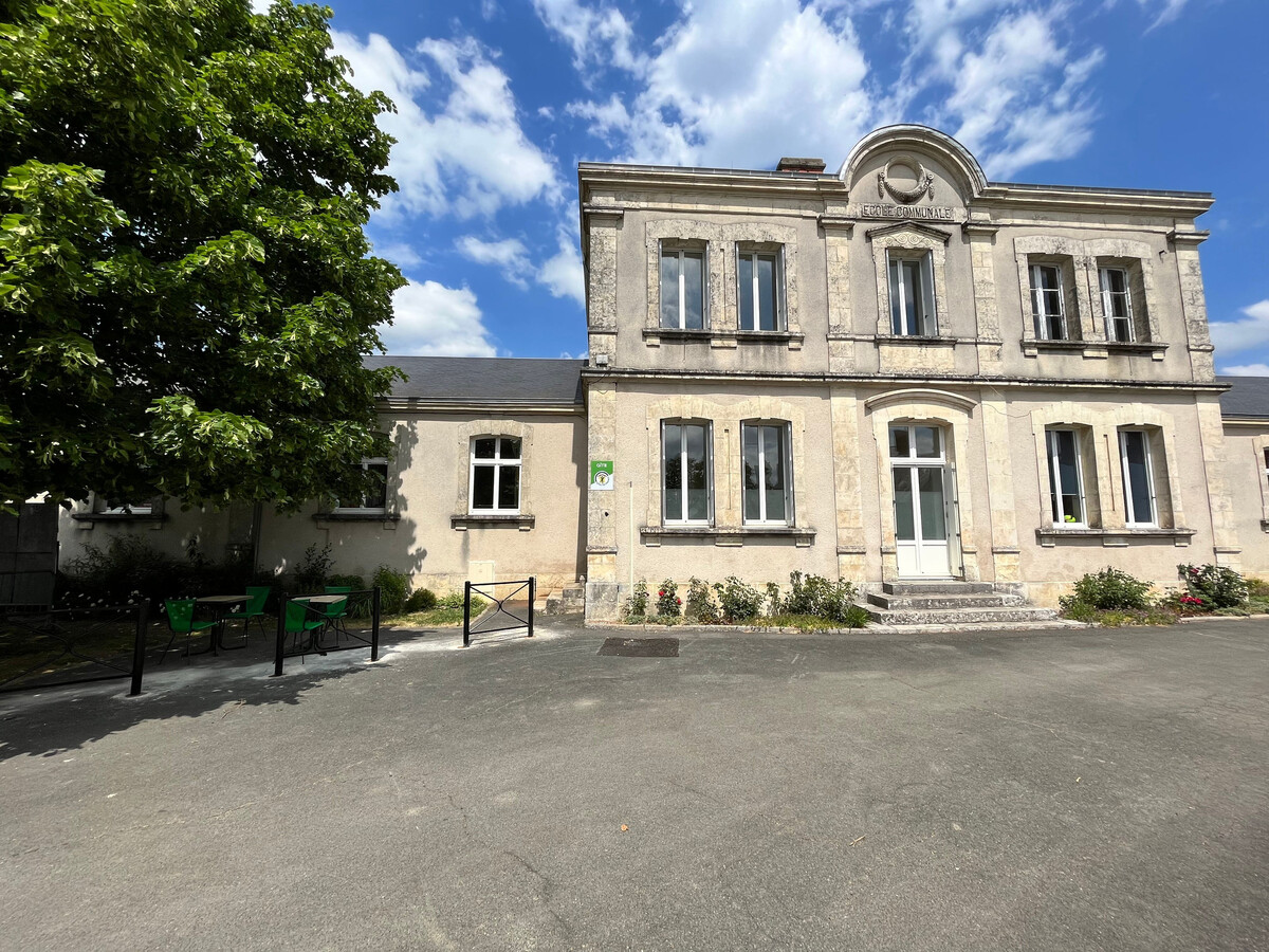 Gîte école rénovée, 3 chambres, terrasse à Paudy - Photo 1