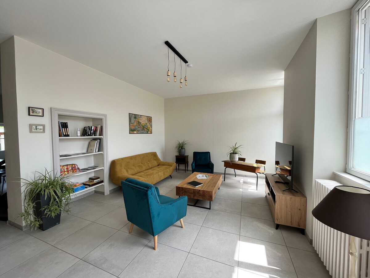 Gîte école rénovée, 3 chambres, terrasse à Paudy - Photo 2