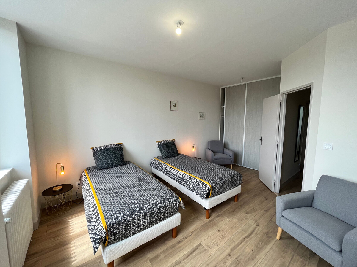 Gîte école rénovée, 3 chambres, terrasse à Paudy - Photo 11