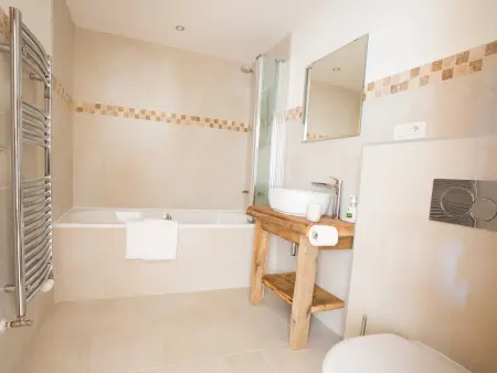 Chalet d'Exception: Ferme 200 ans Rénovée avec Sauna & Spa - Photo 12
