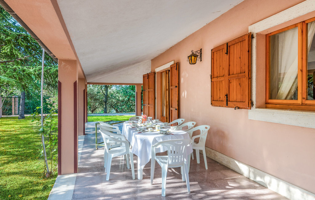 Maison 210 m² avec piscine et jardin de 1800 m² - Photo 2