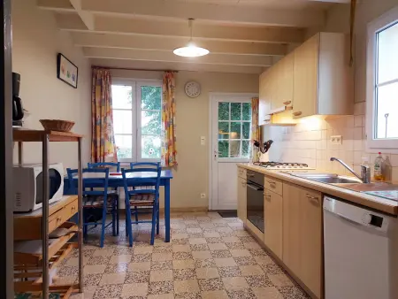 Gîte 6 personnes avec salle de jeux et jardin de 1200m² à Dampierre-sous-Brou : photo 4