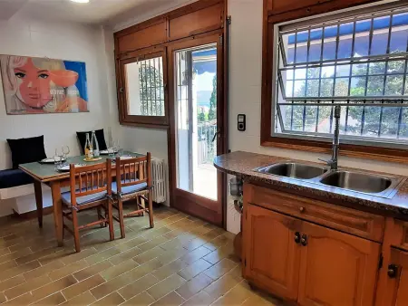 Maison calme avec jardin, 4 chambres, proche plage à Llançà - Photo 6