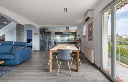 Location Maison 8 personnes à Saint Laurent du Var - Photo 5