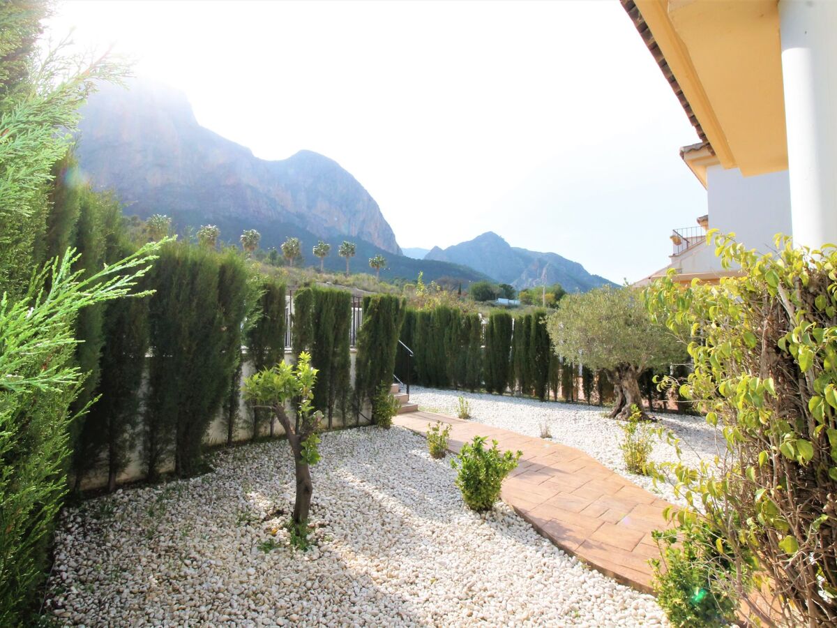 Maison Flor de Ponoig – vue montagnes, piscine à Polop - Photo 23