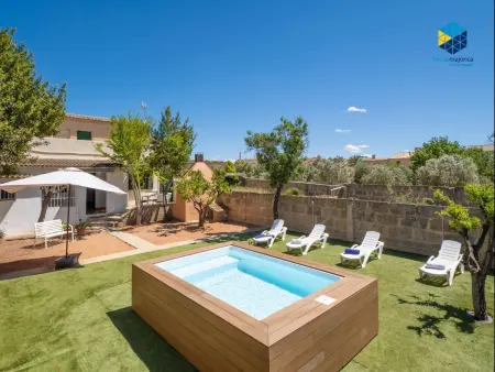Location maison à Llucmajor, Maison de Vacances Rénovée avec Piscine Privée et Jardin à Llucmajor, Près de Palma