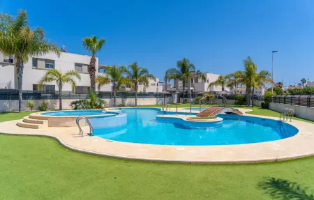 Maison 3 chambres avec piscine commune à Torrevieja : photo 10