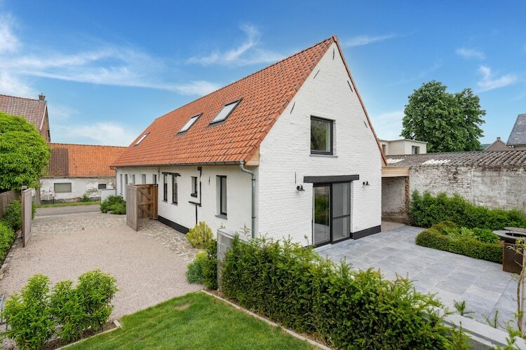 Maison Au Trieu : 10 pers., jardin clôturé, borne EV - Photo 1
