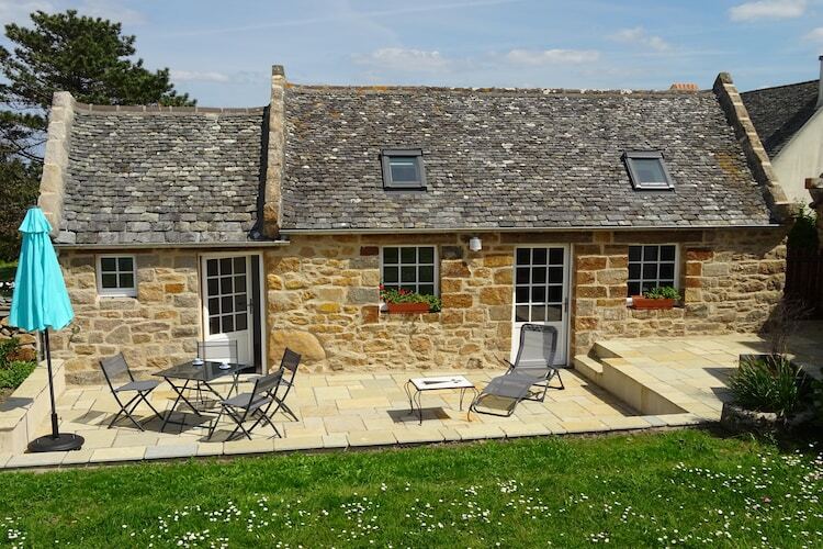 Cottage breton à 250m de la plage de Port-Blanc - Photo 1